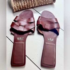 Flat sandals Zara with crossed bands size 40.